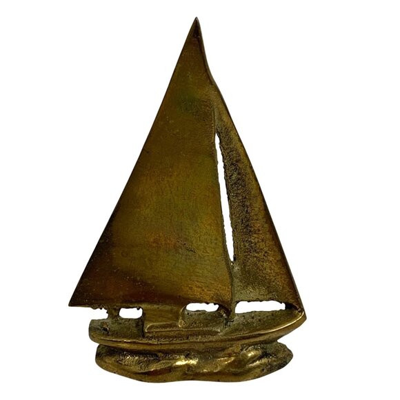 Gorgeous Vintage Brass Sailboat Desk Paperweight Nautical Sailing Taiwan MCM - Picture 2 of 9